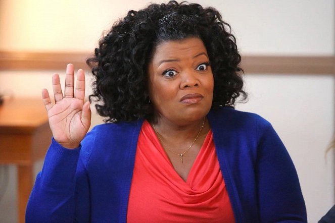 Community - Conventions of Space and Time - Photos - Yvette Nicole Brown