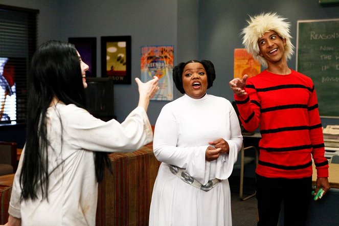 Community - Paranormal Parentage - Van film - Yvette Nicole Brown, Danny Pudi