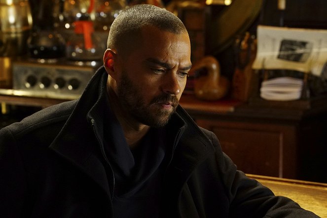 Grey's Anatomy - Who Is He (And What Is He to You)? - Photos - Jesse Williams