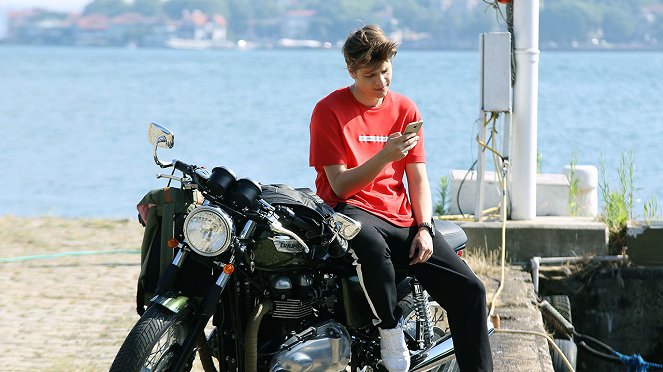 4N1K: İlk Aşk - Episode 1 - Photos - Burak Yörük