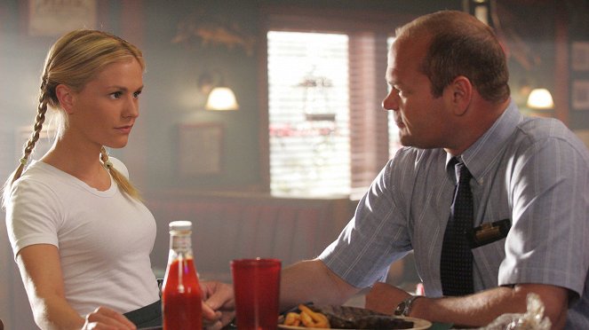 True Blood - Sparks Fly Out - Photos - Anna Paquin, Chris Bauer