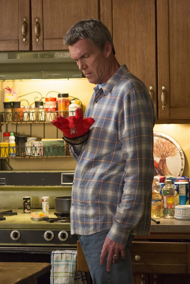 The Middle - A Heck of a Ride (2) - Photos - Neil Flynn