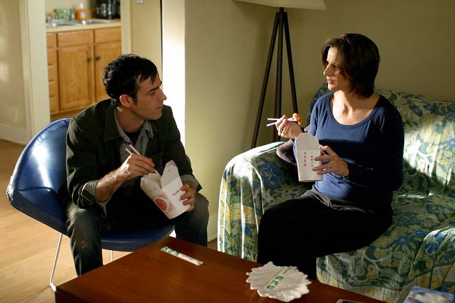 Six Feet Under - Falling into Place - Photos - Justin Theroux, Rachel Griffiths
