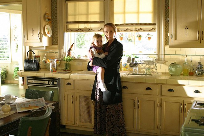 Six Feet Under - Coming and Going - Photos - Frances Conroy