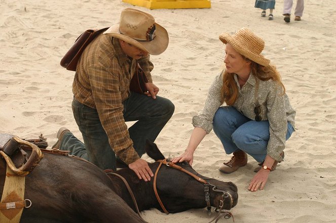 Sete Palmos de Terra - Grinding the Corn - Do filme - Frances Conroy