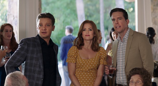 Tag - Photos - Jeremy Renner, Isla Fisher, Ed Helms