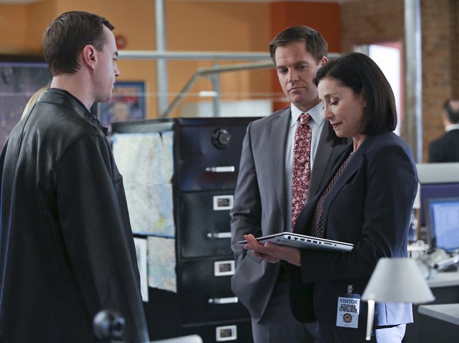 NCIS: Naval Criminal Investigative Service - Stop the Bleeding - Photos - Sean Murray