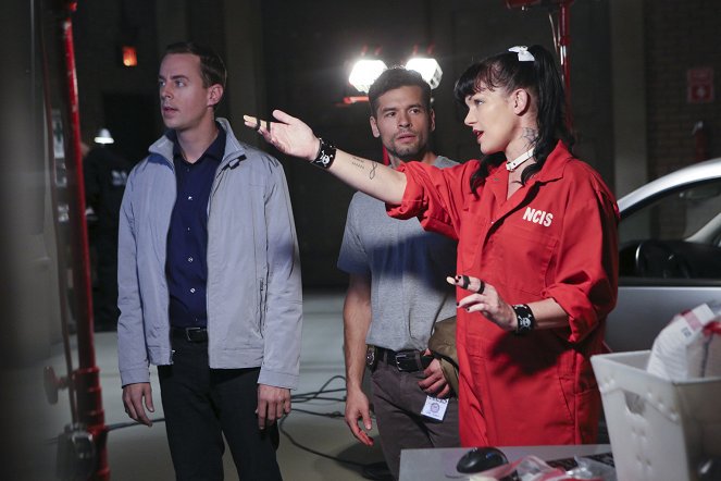 NCIS: Naval Criminal Investigative Service - Personal Day - Photos - Sean Murray, Pauley Perrette