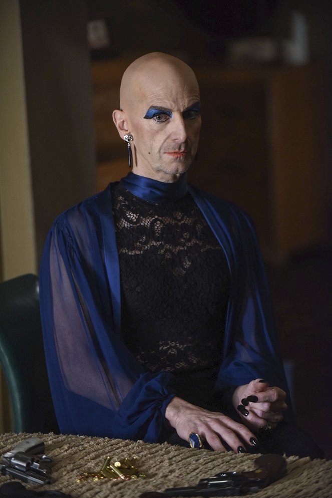 American Horror Story - Battle Royale - Photos - Denis O'Hare