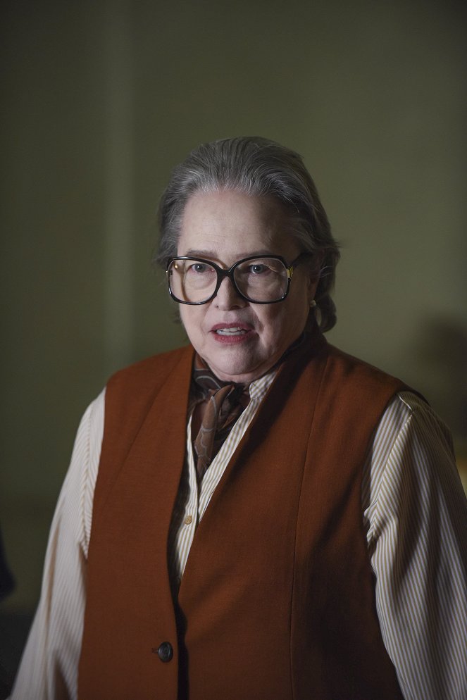 American Horror Story - Battle Royale - Photos - Kathy Bates