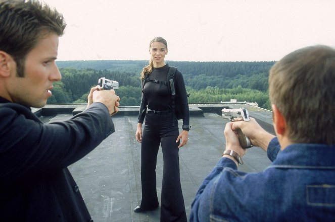 Alarm für Cobra 11 - Die Autobahnpolizei - Season 8 - Muttertag - Filmfotos - Christian Oliver, Stefanie Schmid