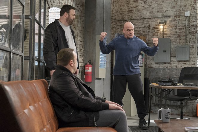 Kevin Can Wait - Forty Seven Candles - Photos - Christopher Brian Roach, Bas Rutten
