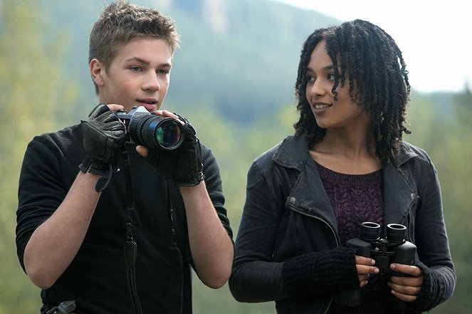 Falling Skies - On Thin Ice - Photos - Connor Jessup