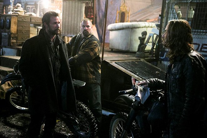 Falling Skies - Journey to Xibalba - Z filmu - Noah Wyle, Brad Kelly, Colin Cunningham