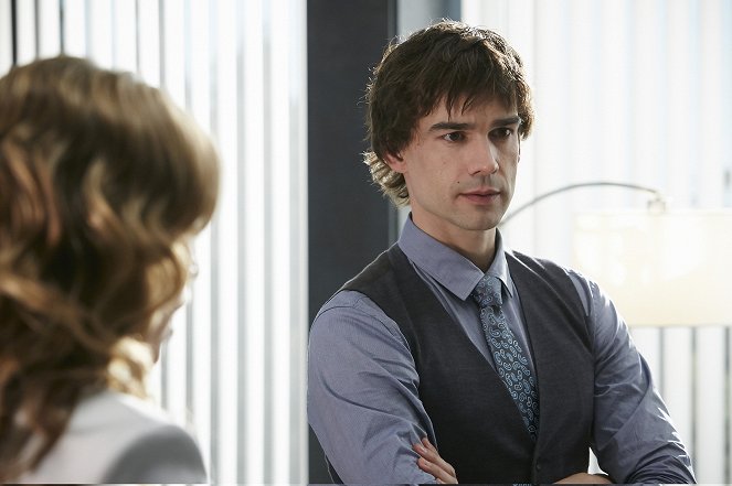 Covert Affairs - Elevate Me Later - Photos - Christopher Gorham