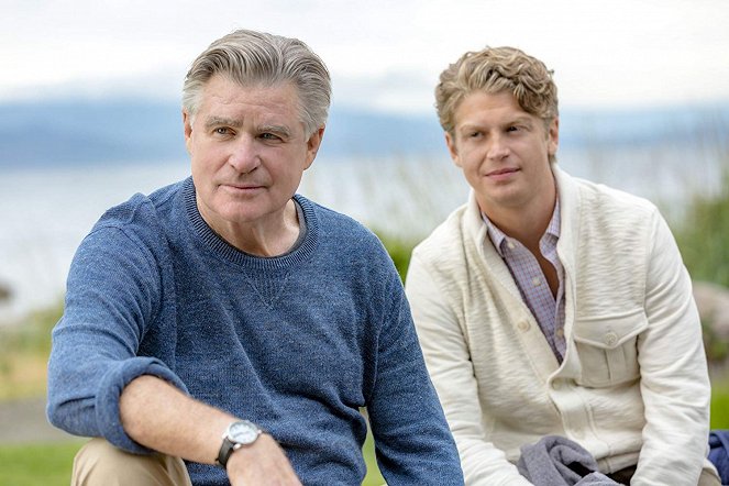 Chesapeake Shores - Home to Roost: Part 1 - Photos - Treat Williams, Andrew Francis