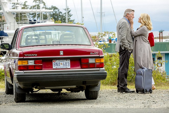 Chesapeake Shores - Home to Roost: Part 2 - Photos - Treat Williams, Barbara Niven