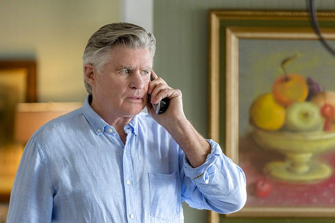 Chesapeake Shores - We're Not Losing a Son... - Photos - Treat Williams