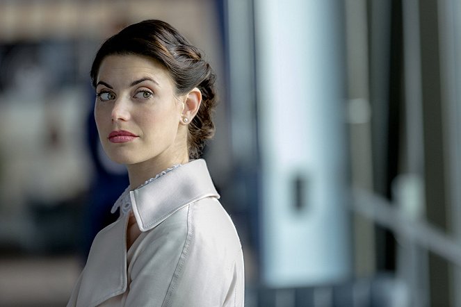 Chesapeake Shores - We're Gaining a Daughter - Photos - Meghan Ory