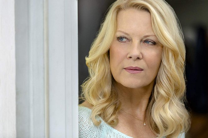 Chesapeake Shores - Second Chances - Photos - Barbara Niven