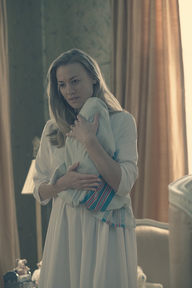 The Handmaid's Tale - Postpartum - Filmfotos - Yvonne Strahovski