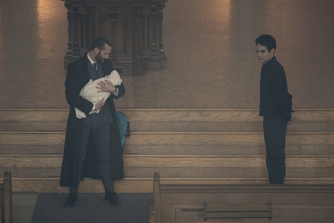 Příběh služebnice - Po porodu - Z filmu - Joseph Fiennes, Max Minghella