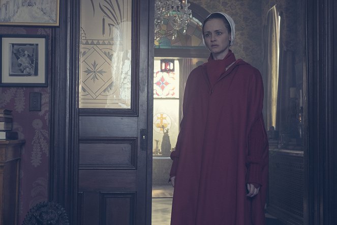 The Handmaid's Tale : La servante écarlate - Post-partum - Film - Alexis Bledel