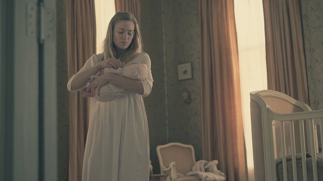 The Handmaid's Tale : La servante écarlate - Post-partum - Film - Yvonne Strahovski