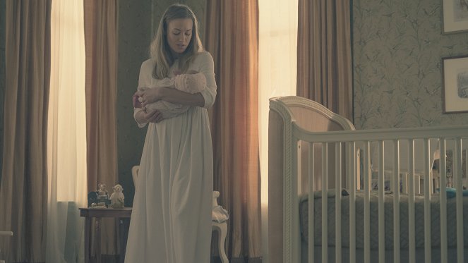 Opowieść podręcznej - Postpartum - Z filmu - Yvonne Strahovski