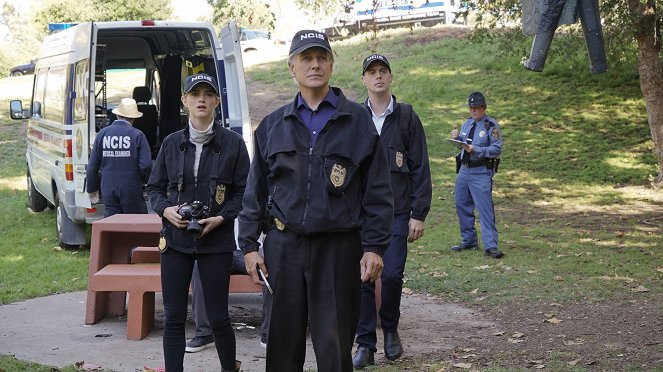 Agenci NCIS - Season 13 - Viral - Z filmu - Emily Wickersham, Mark Harmon, Sean Murray