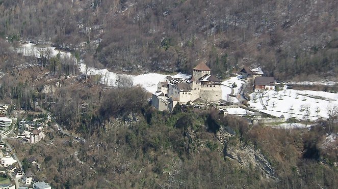 Burgen in Vorarlberg - Zwischen gefährdetem Erbe und gefeiertem Baustil - Kuvat elokuvasta