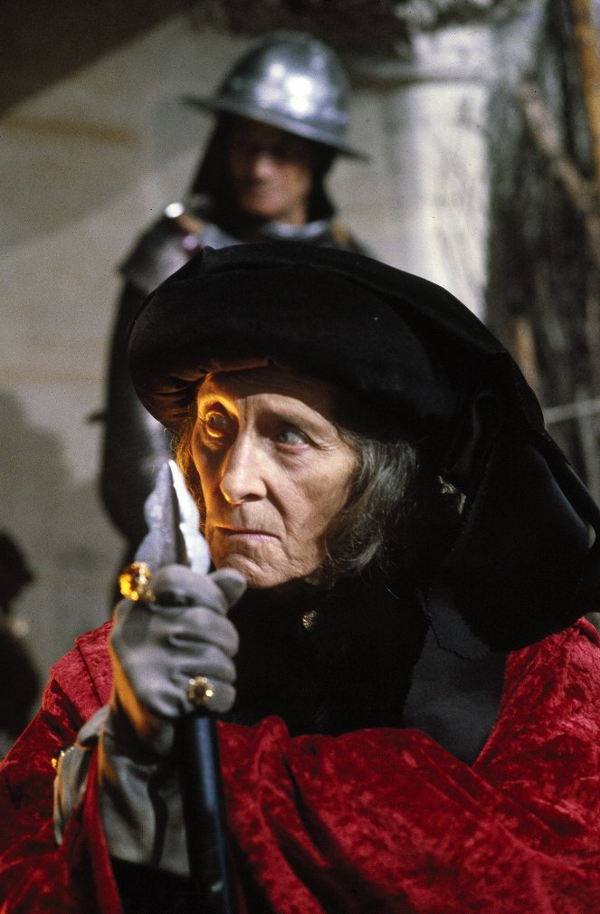 Sword of the Valiant: The Legend of Sir Gawain and the Green Knight - Van film - Peter Cushing