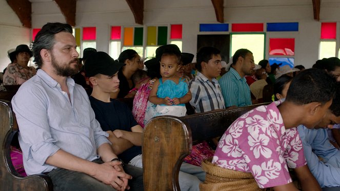 Somewhere in Tonga - De la película - Sascha Alexander Geršak