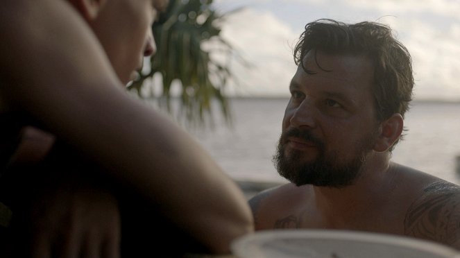 Somewhere in Tonga - Film - Sascha Alexander Geršak