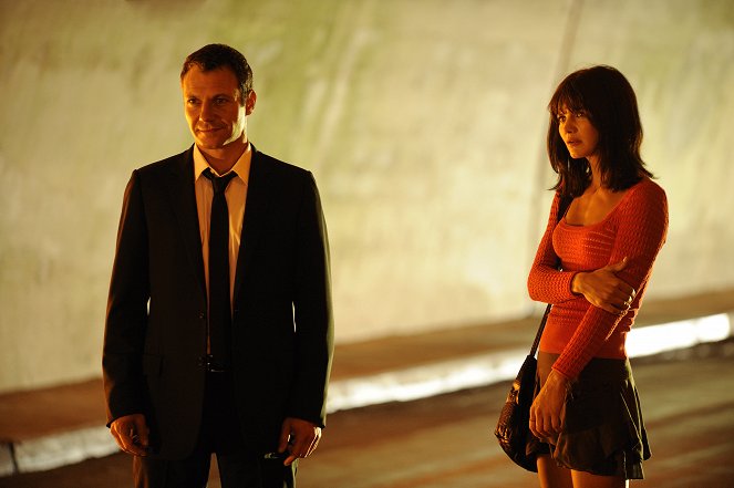 Transporter: The Series - The General's Daughter - Photos - Chris Vance, Delphine Chanéac
