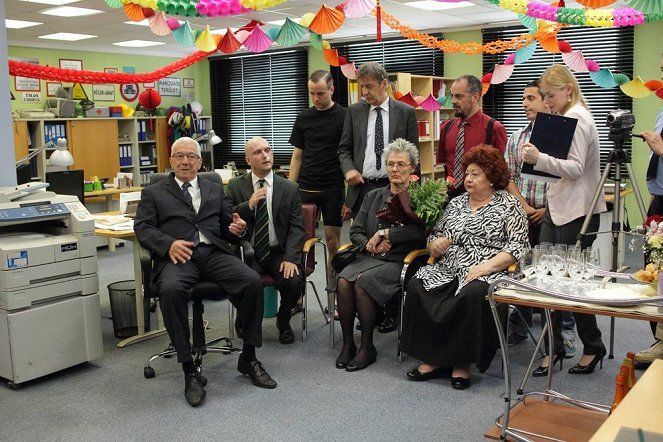 Munkaügyek - Anyák napja - Photos - András Márton, István Dankó, Tamás Rétfalvi, Zoltán Mucsi, Judit Csoma, Dániel Mogács, Piroska Molnár, Lehel Kovács, Diána Magdolna Kiss