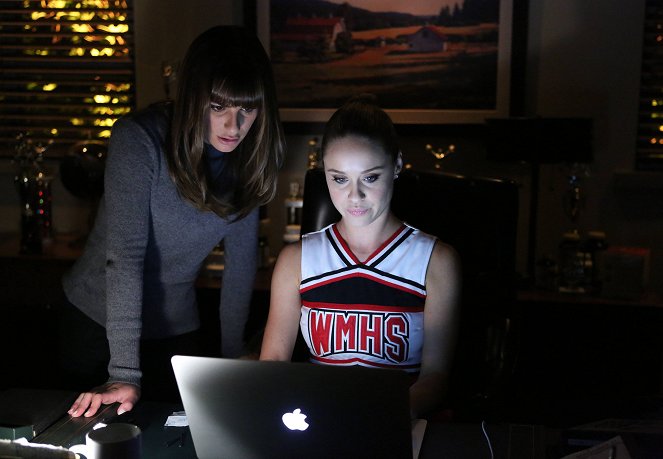 Glee - The Hurt Locker: Part 2 - Van film - Lea Michele, Becca Tobin