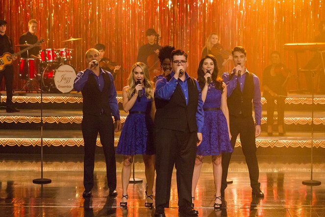 Glee - Season 6 - The Hurt Locker: Part 2 - Photos - Marshall Williams, Becca Tobin, Samantha Marie Ware, Noah Guthrie, Laura Dreyfuss, Billy Lewis Jr.