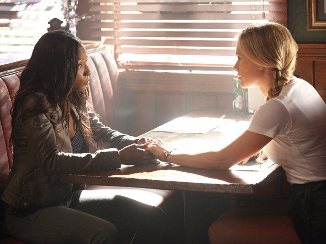 True Blood - If You Love Me, Why Am I Dyin'? - Photos - Rutina Wesley, Anna Paquin