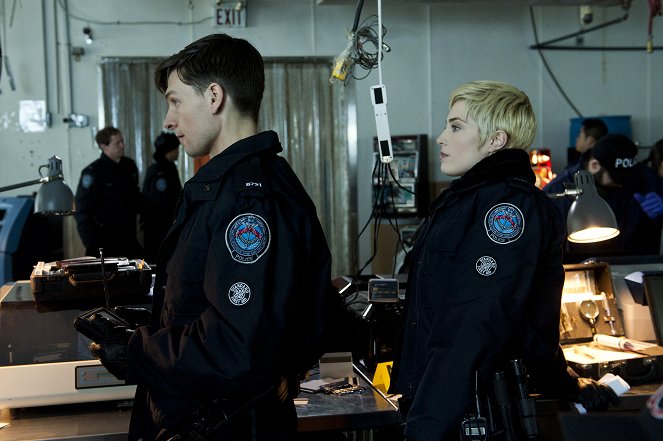 Rookie Blue - Heart Breakers, Money Makers - Photos - Gregory Smith, Charlotte Sullivan