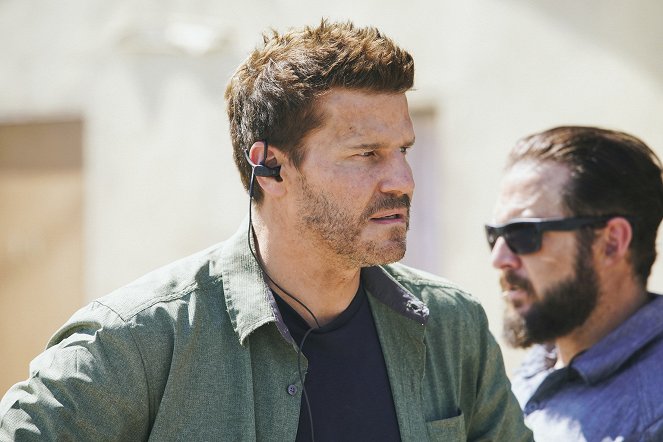 SEAL Team - Collapse - Filmfotók - David Boreanaz, A. J. Buckley