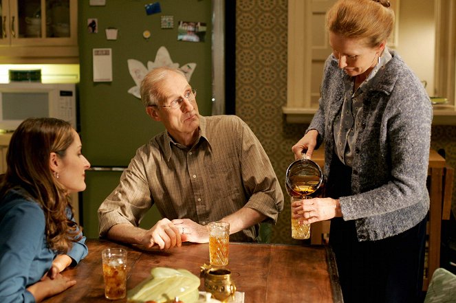 Six Feet Under - Dancing for Me - Photos - Tina Holmes, James Cromwell, Frances Conroy