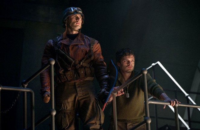 Captain America: Pierwsze starcie - Z filmu - Chris Evans, Sebastian Stan