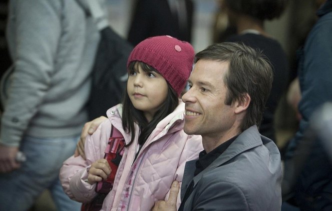 Don't Be Afraid of the Dark - Photos - Bailee Madison, Guy Pearce