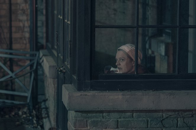 Příběh služebnice - Slovo Boží - Z filmu - Elisabeth Moss