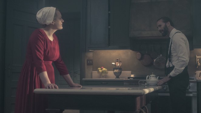 A szolgálólány meséje - Az ige - Filmfotók - Elisabeth Moss, Joseph Fiennes