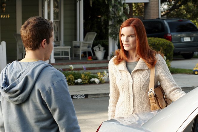 Desperate Housewives - Season 2 - I Know Things Now - Photos - Marcia Cross
