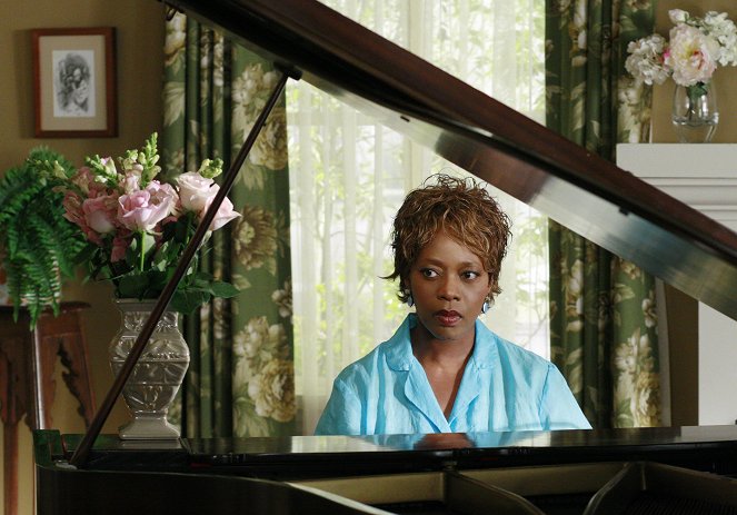 Desperate Housewives - Remember: Part 1 - Photos - Alfre Woodard