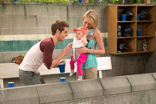 Baby Daddy - Take Her Out of the Ballgame - Van film - Jean-Luc Bilodeau, Chelsea Kane