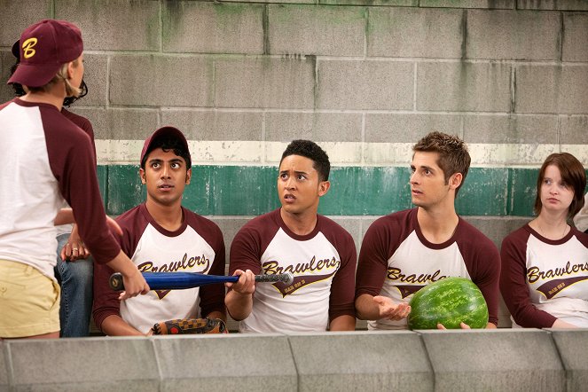 Baby Daddy - Take Her Out of the Ballgame - Van film - Tahj Mowry, Jean-Luc Bilodeau